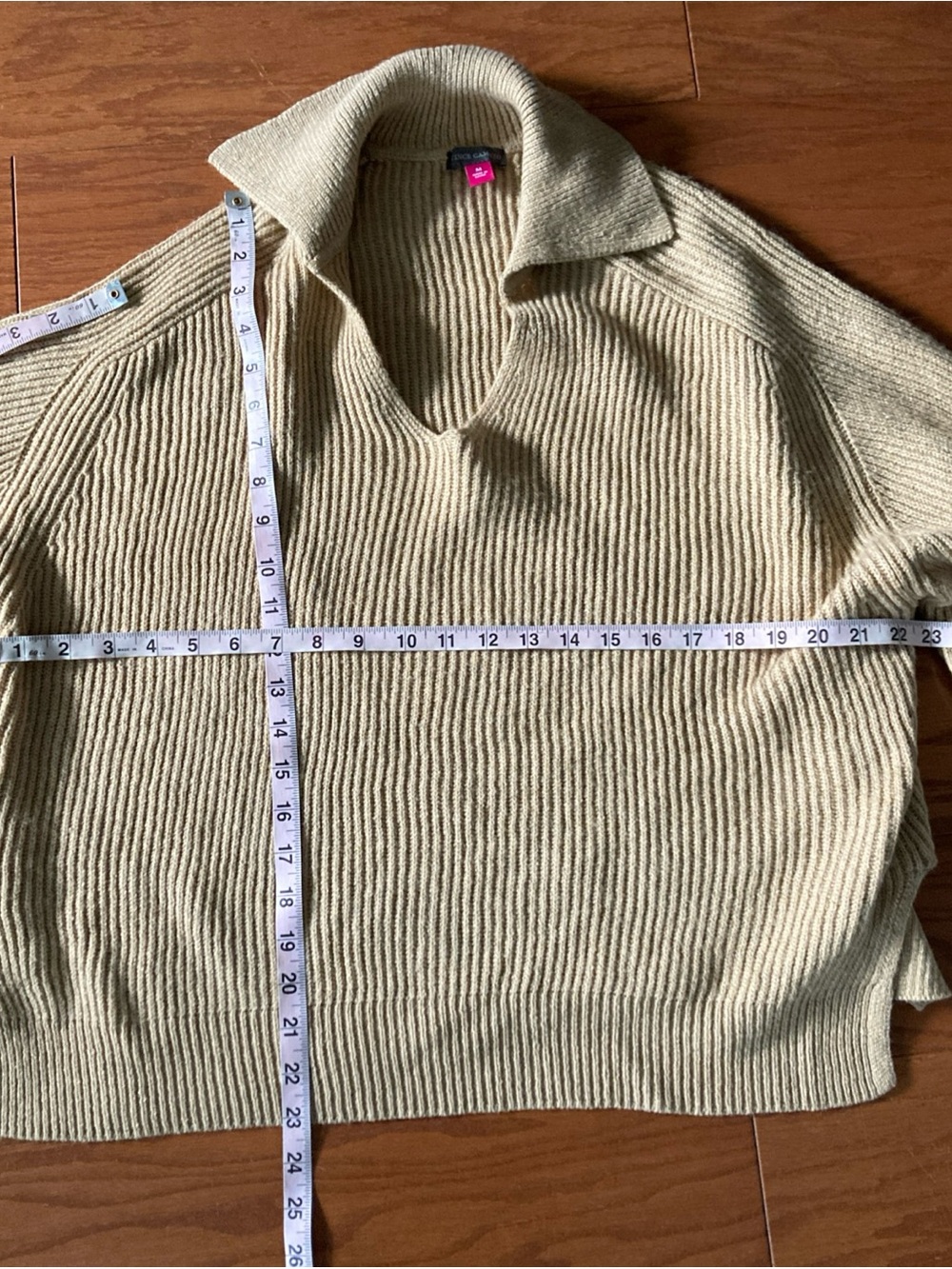 Vince Camuto  Knit Sweater with Collar size Medium Camel - Picture 8 of 9